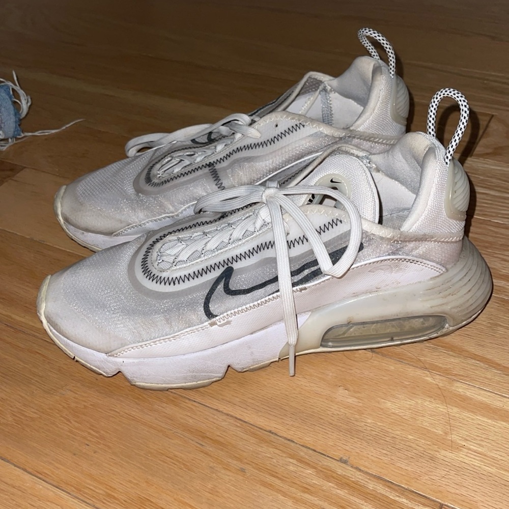 Nike Women’s Air Max 2090
